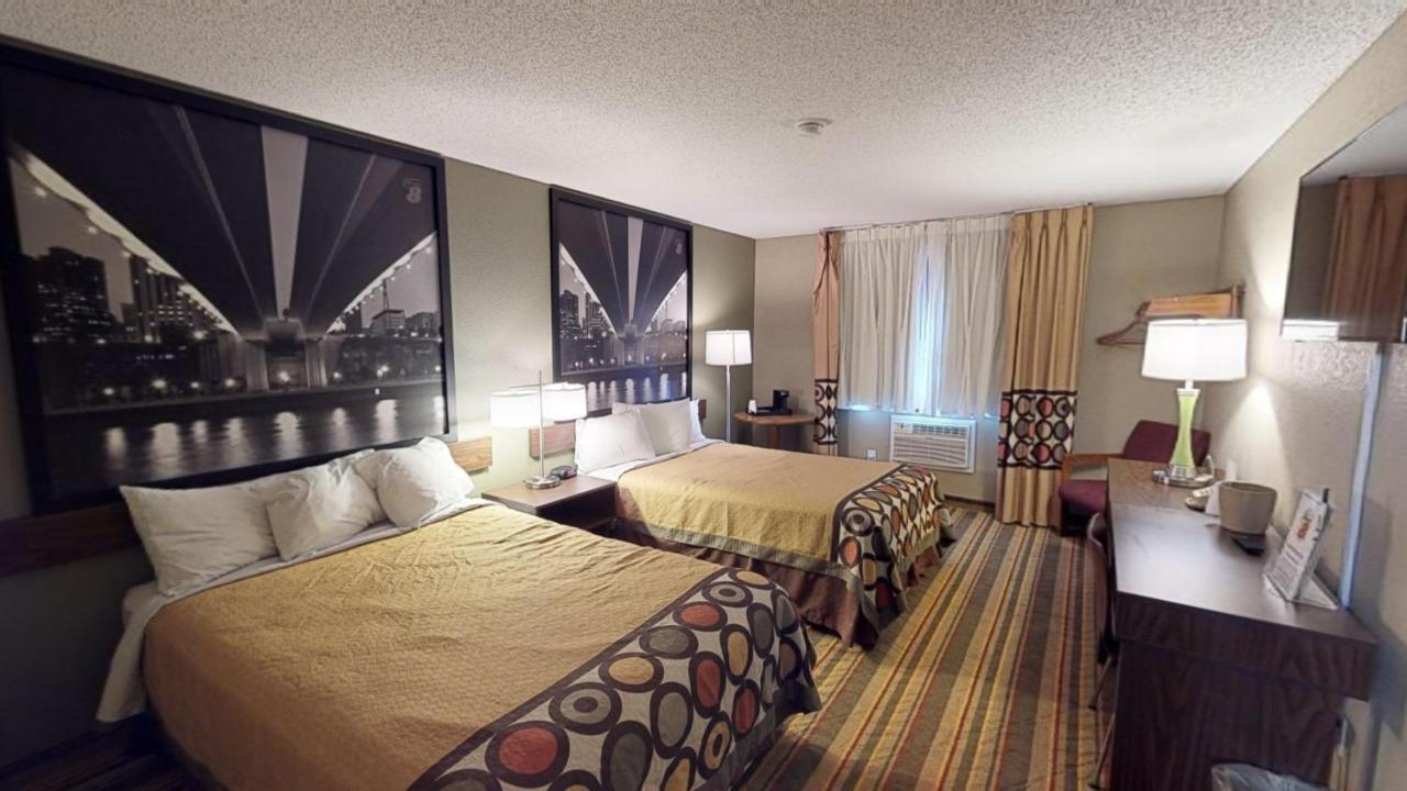 Super 8 By Wyndham Glencoe Hotel Eksteriør billede